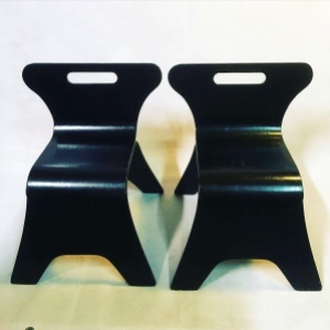 Zwarte vintage schoolstoeltjes nr 75